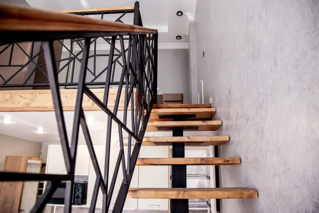 Pourquoi choisir Douillet Métallerie pour votre escalier sur mesure à Pau ?